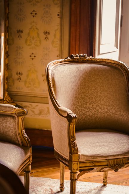 Guide to revitalising antique upholstery with professional cleaning